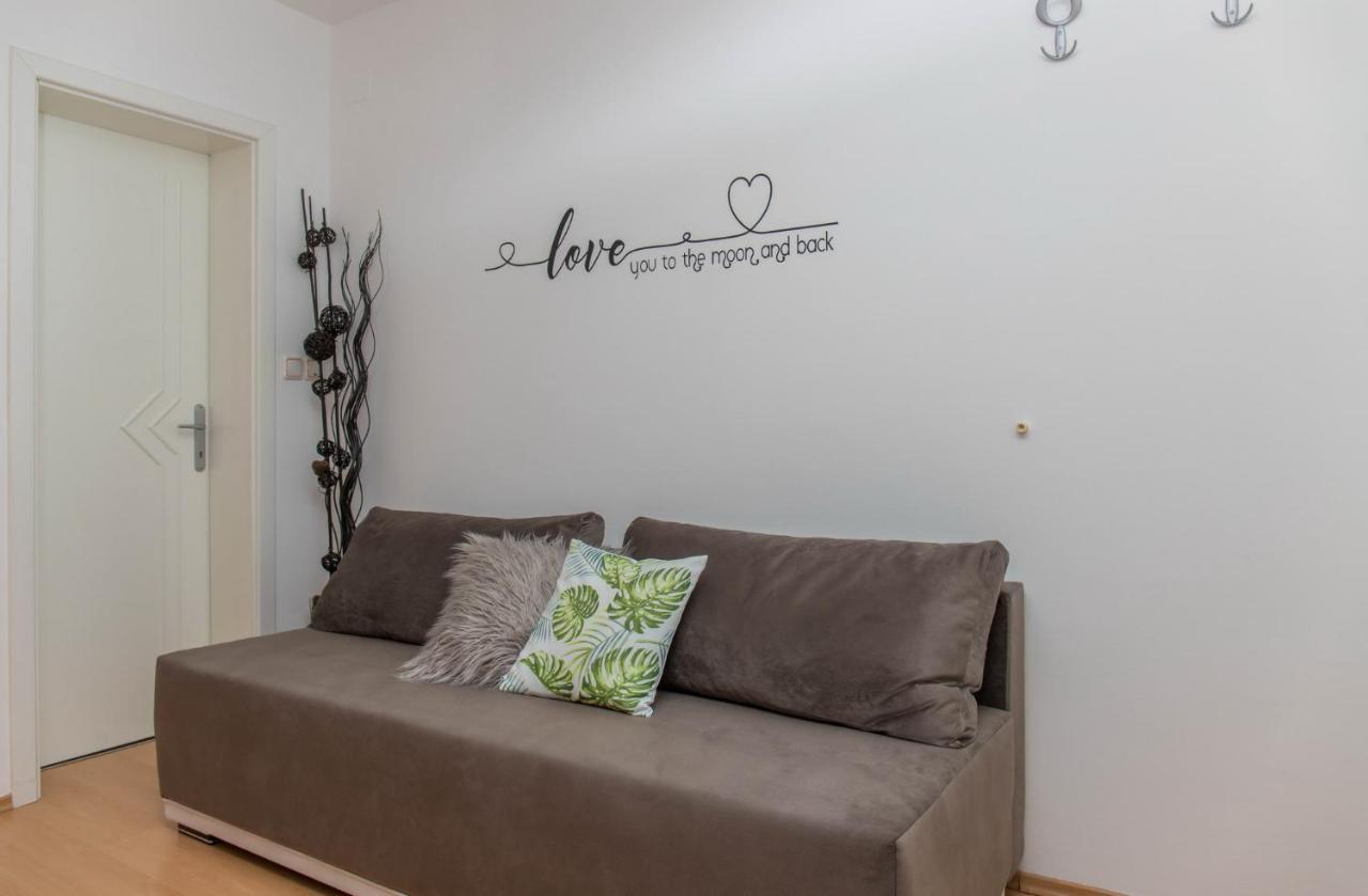 דראמליי Apartments Zorica מראה חיצוני תמונה